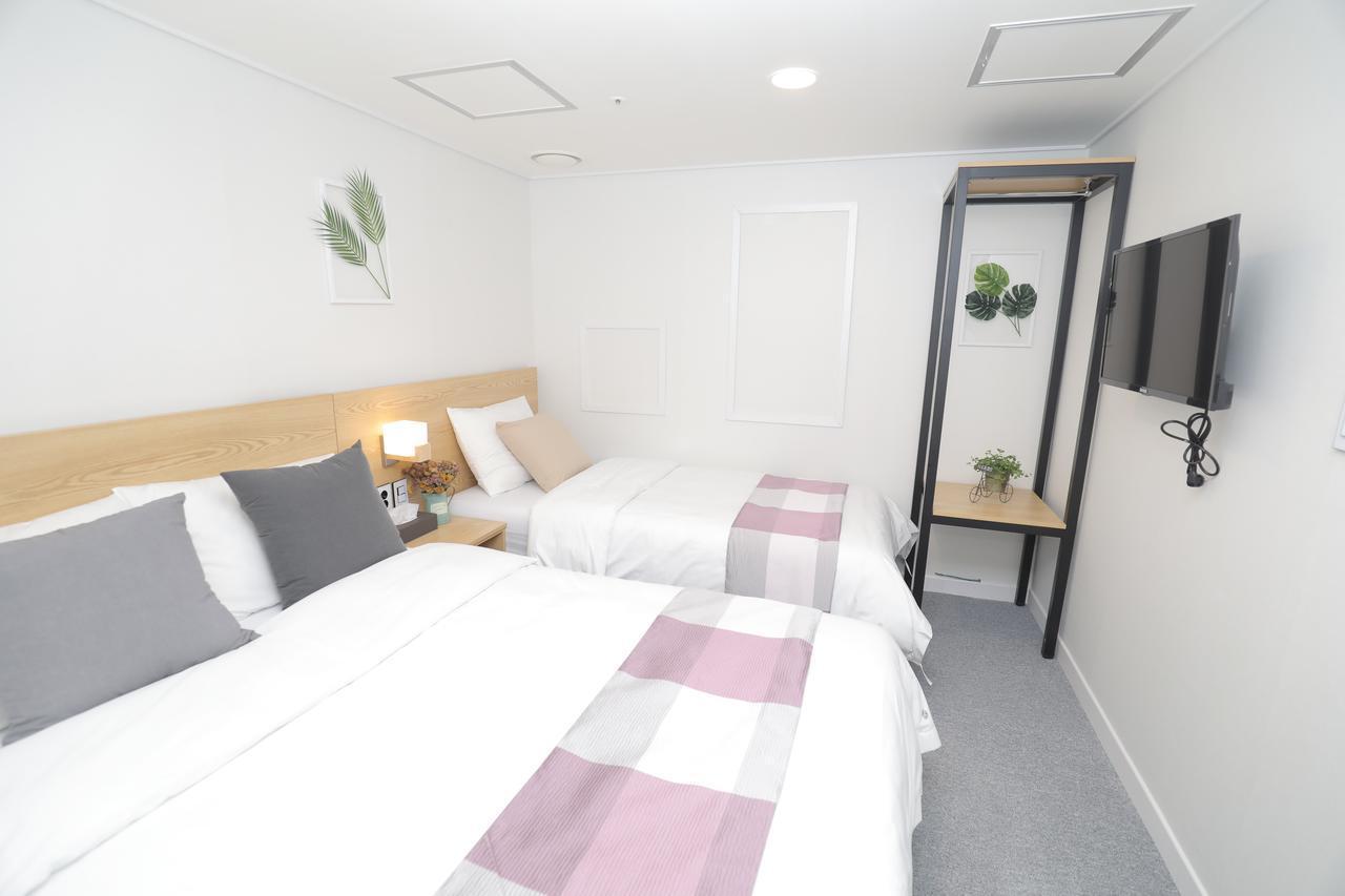 Line Hotel Myeongdong Seoul Exterior photo