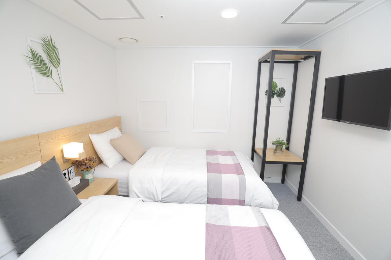 Line Hotel Myeongdong Seoul Exterior photo