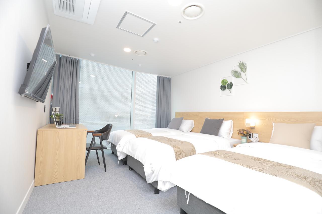 Line Hotel Myeongdong Seoul Exterior photo